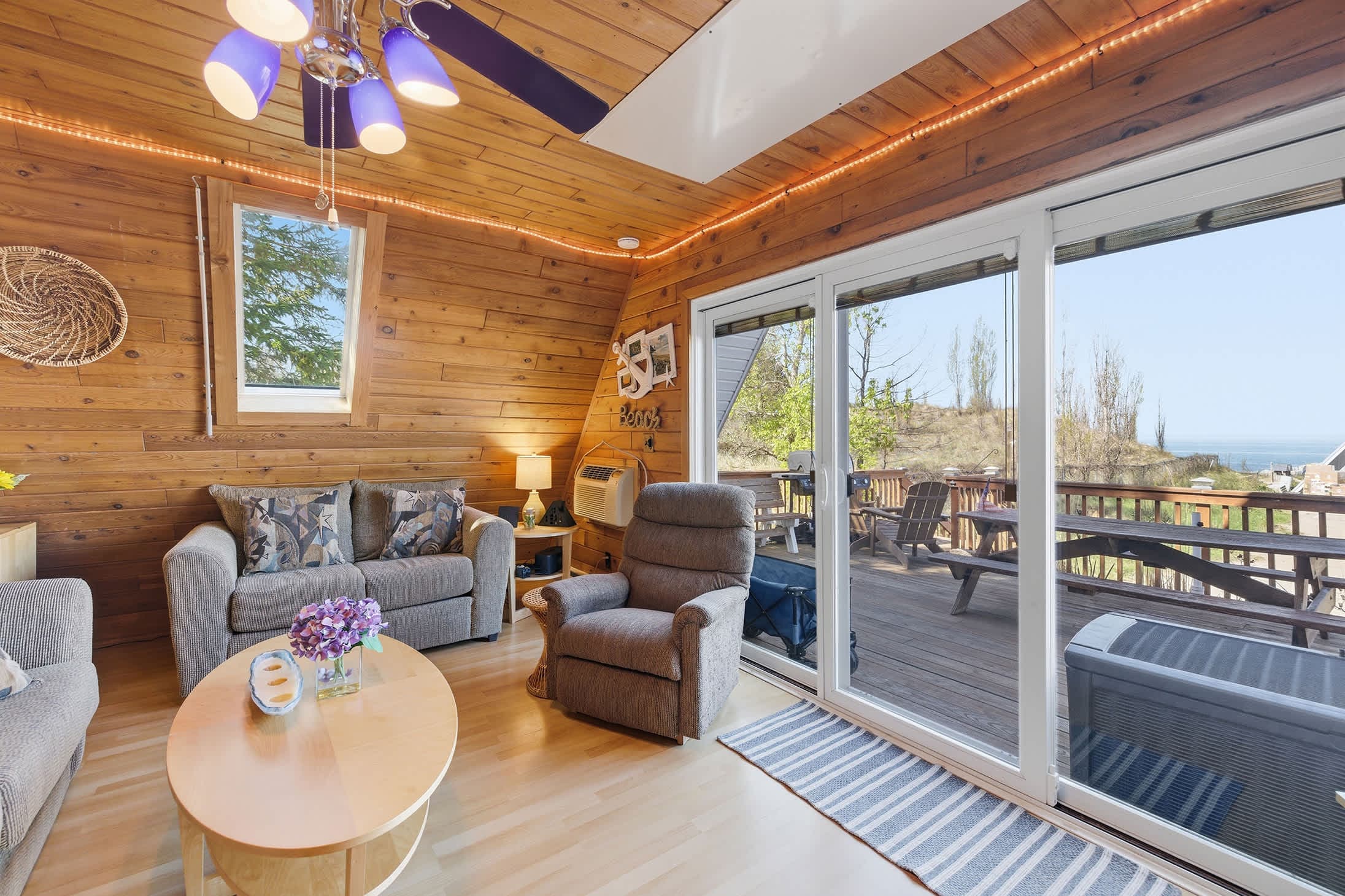 Chalet #21 Walk to Beach & Resort Amenities