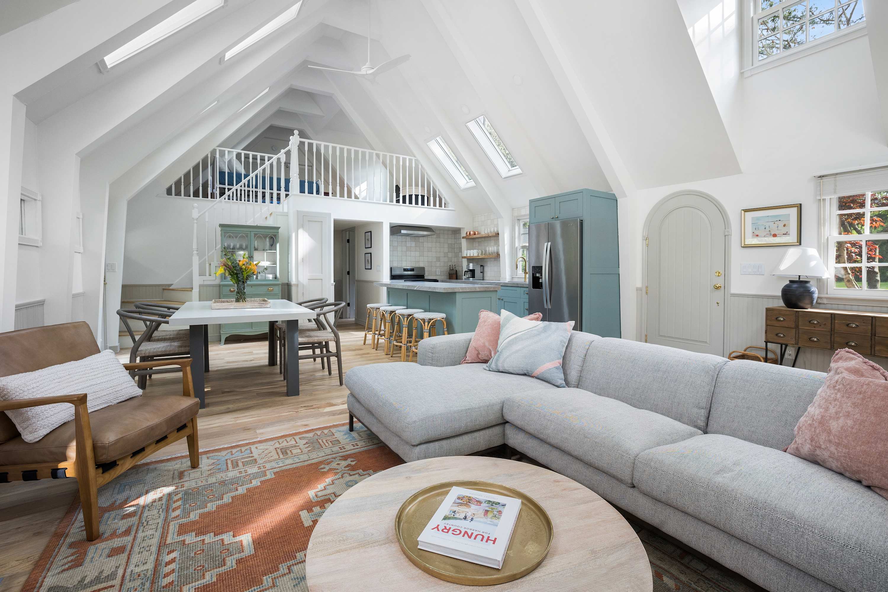 1min to Private Beach, High-end Design & Hot tub