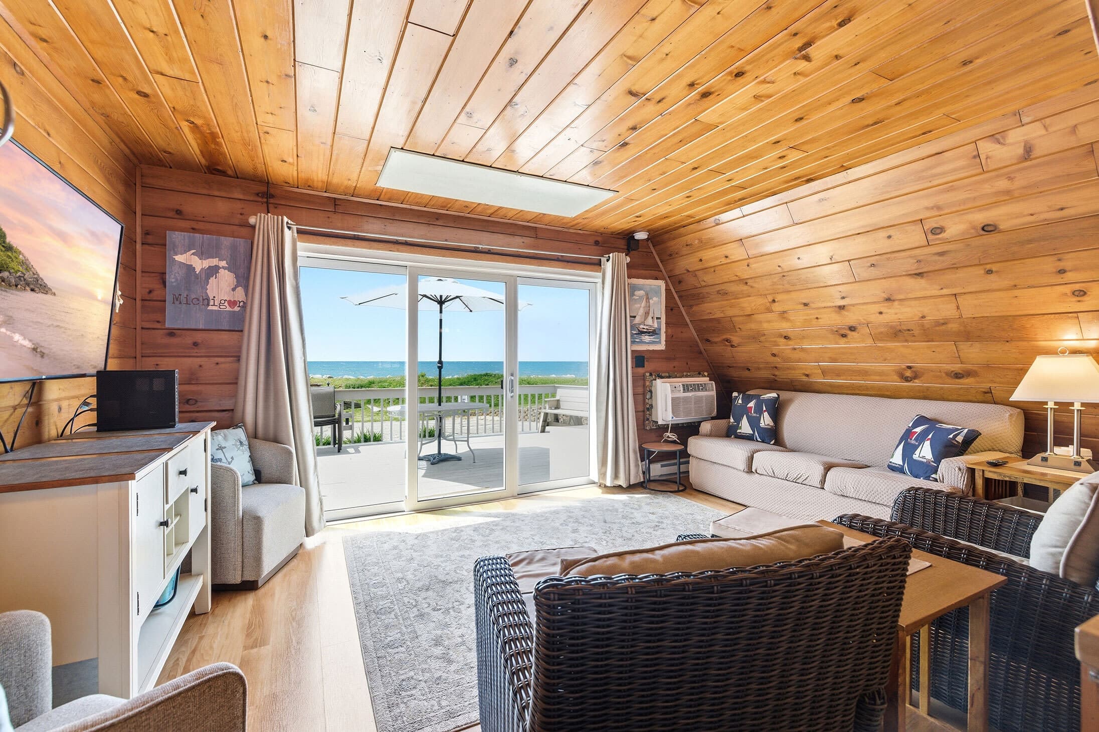 Chalet #16 Lake Michigan View & Resort Amenities